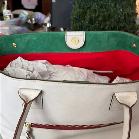 Dooney and Bourke leather Florentine medium Russle Ecru tore Bag. - Picture 5 of 13